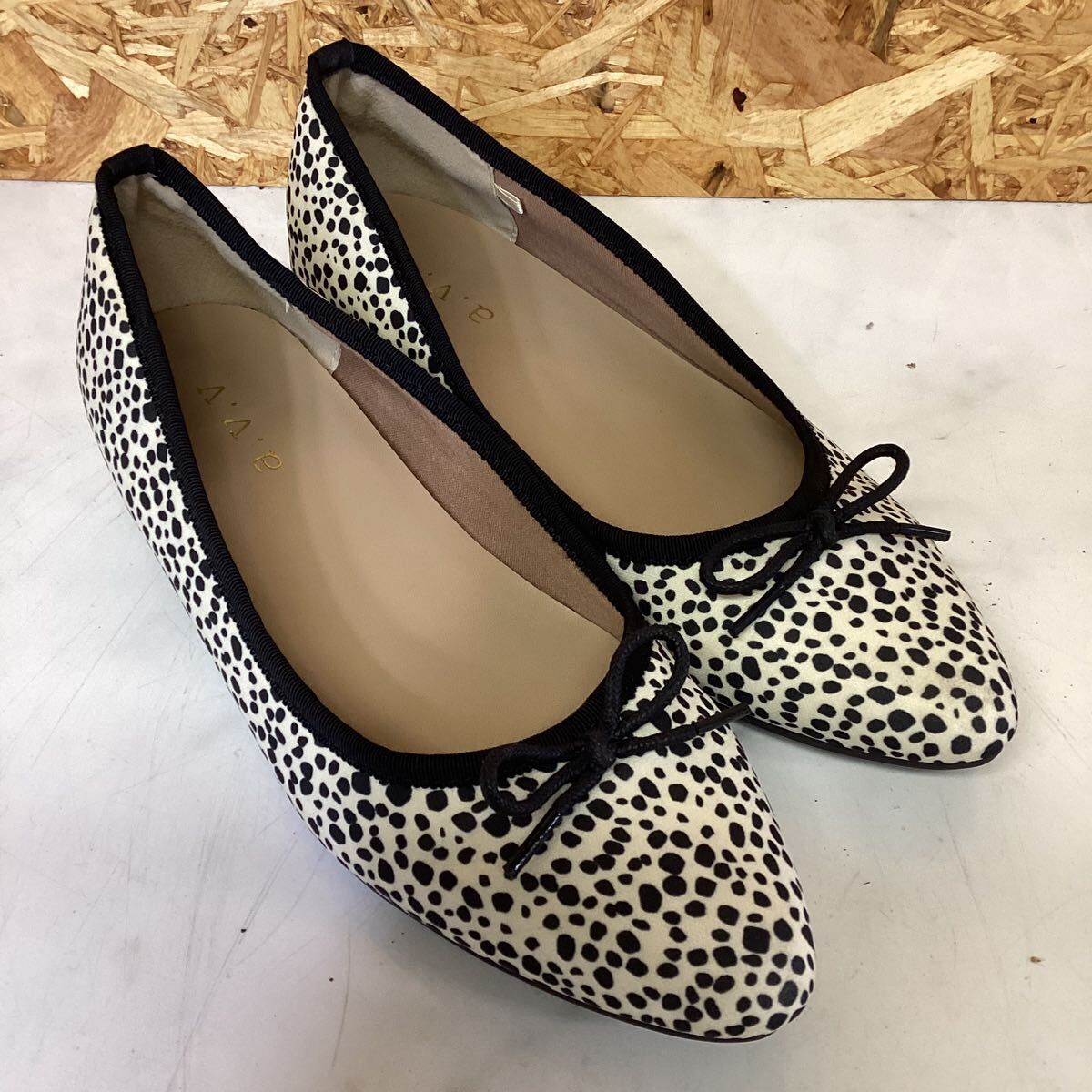 レディース パンプス 大きいサイズ LLサイズ a.v.v 総柄 (か12)拍卖