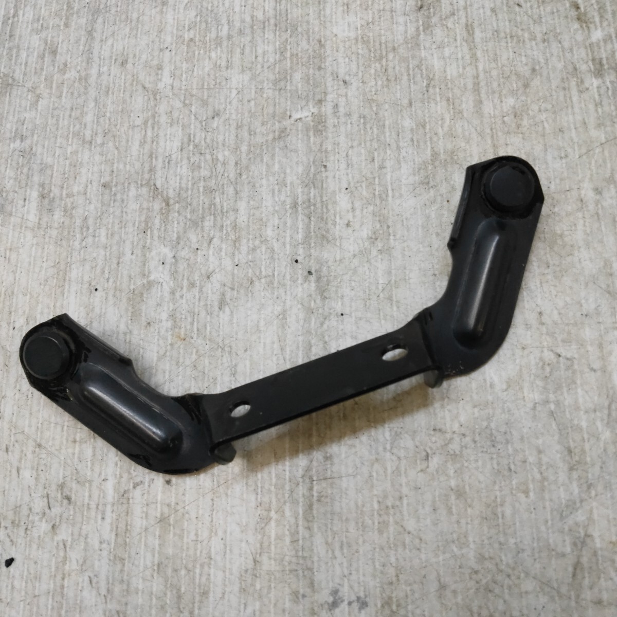 【0824-23】ヤマハ ドラッグスター1100C? 400クラシック? 純正リアウインカーステー 取付金具拍卖