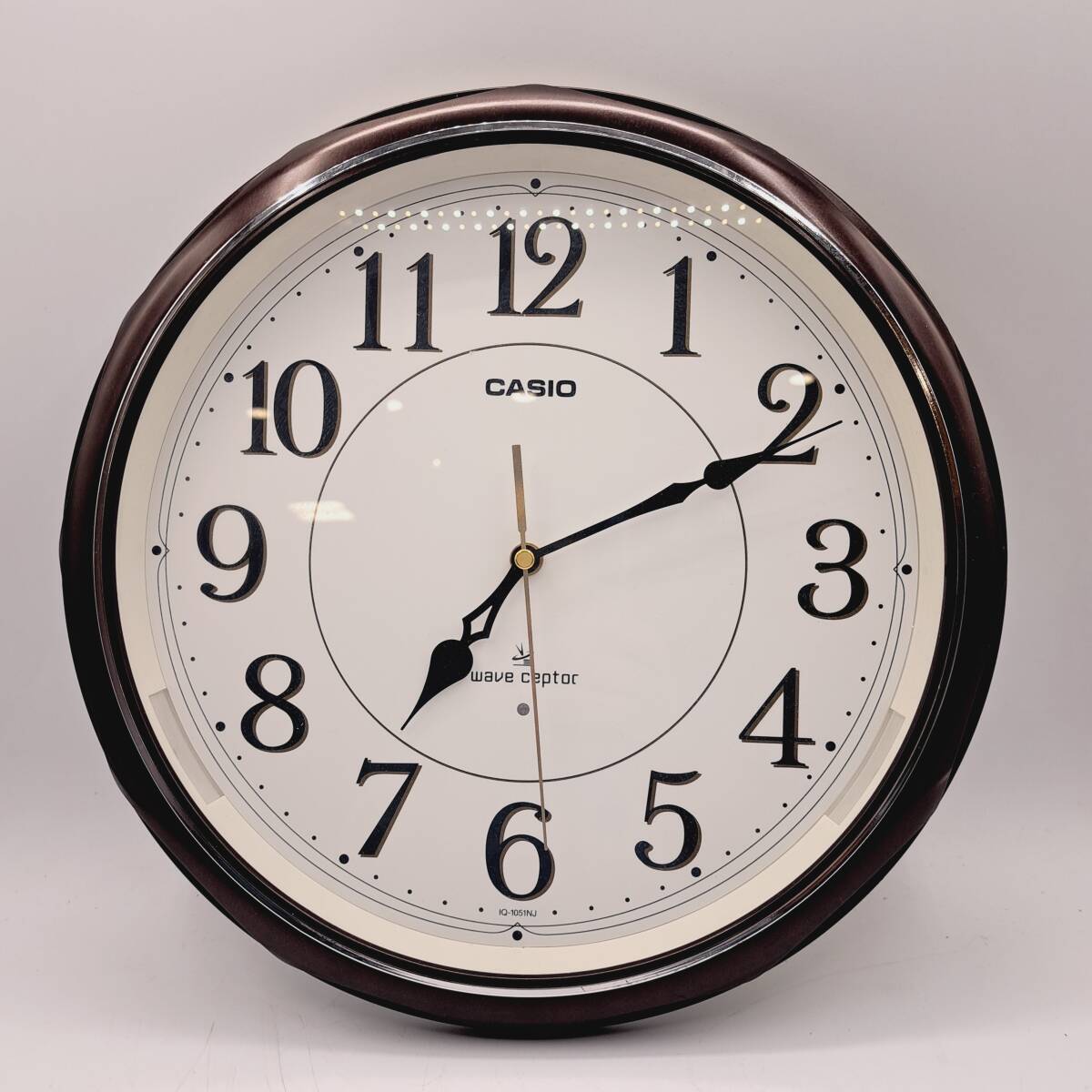 N38552A● CASIO カシオ 壁掛け時計 wave ceptor 電波時計 ウェーブセプター 電池式 丸型 三針時計 IQ-1051NJ アナログ 白文字盤拍卖