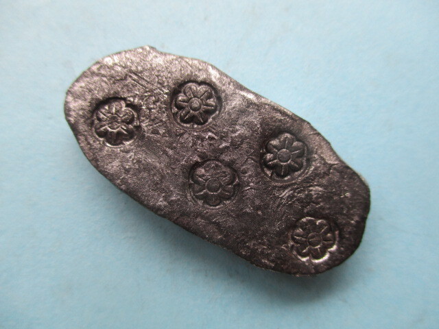 鮫皮代往古銀 量目約30.6g 丁銀 貿易銀拍卖