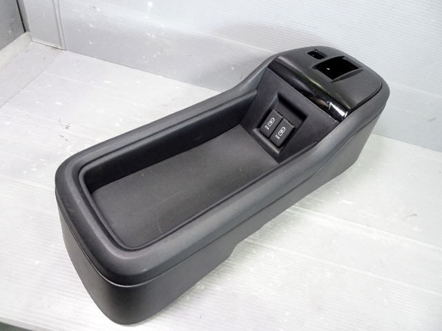 ステップワゴン 6AA-RP5 コンソール ボックス BOX 後期 スパーダ G-EX USBポート付 1kurudepa拍卖