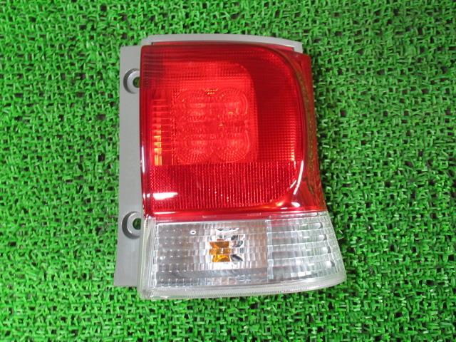 タント DBA-L375S 右テールランプ 81550-B2430 イチコー D109 /41785拍卖