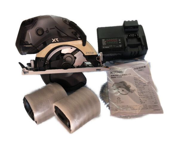 ◇◇ KYOCERA キョウセラ 165mm 充電式集塵兼用丸のこ チップソー・充電器・充電池2個・ケース付 BNW-11XR 未使用に近い拍卖
