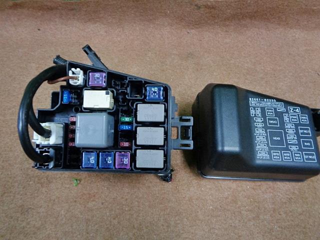 ダイハツ(DAIHATSU)※同梱不可※ミライース LA300S ヒューズボックス エンジンルーム側拍卖