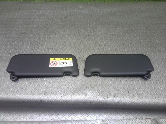 トヨタ(TOYOTA)※同梱不可※ヤリス MXPH15 サンバイザー 左右セット拍卖