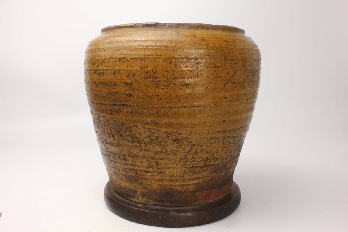 655【桃山時代】黄瀬戸 油揚げ手 灰器 手焙り 時代壺 「へうげもの(ひょうげ(剽げ)もの)」茶道具 美濃 伝世品拍卖