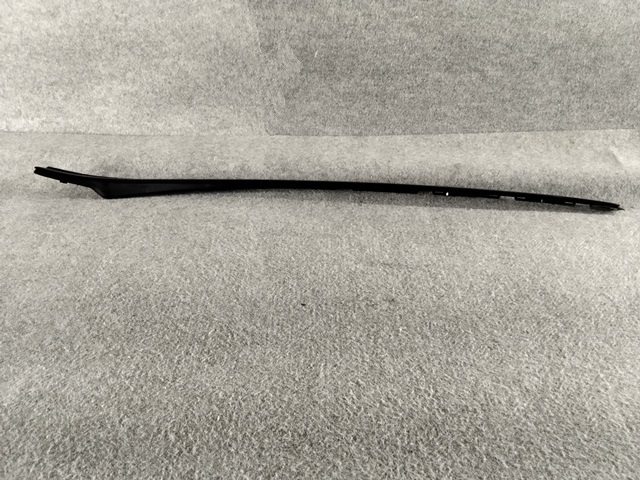 A1916-コ上 プリウス フロント ガラスモ-ル 黒系 ☆拍卖