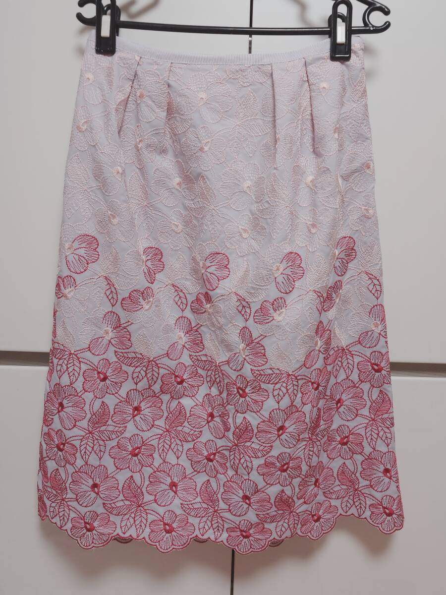 【値下げ!100円スタート!】スーナウーナ SunaUna スカート サイズ38 ピンク系 花柄拍卖