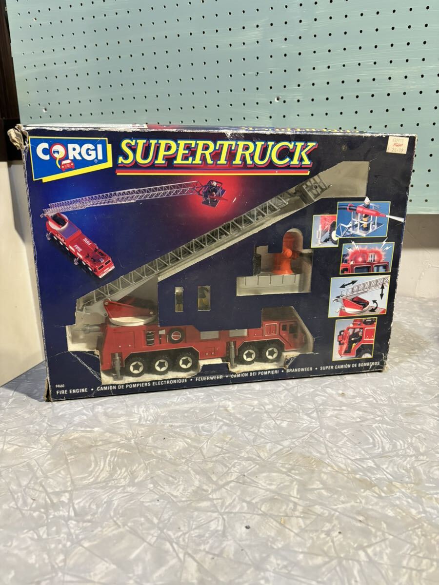 い CORGI SUPERTRUCK FIRE ENGINE 消防車 拍卖