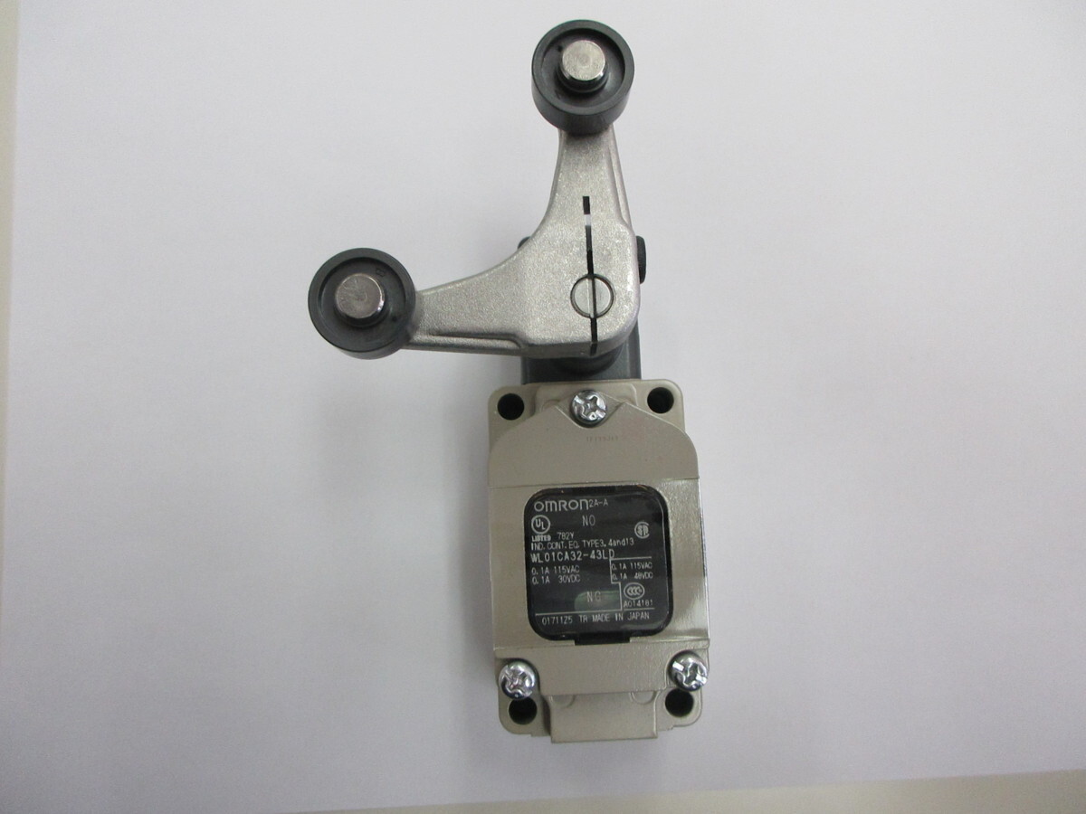 00112 OMRON 小型2回路リミットスイッチ WL01CA32-43LD拍卖