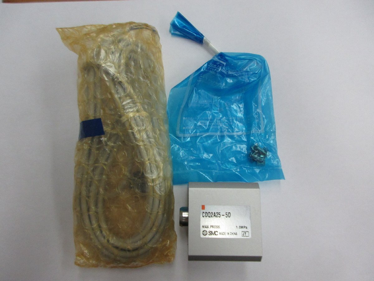 01008 SMC 薄形シリンダ CDQ2A25-5D-A73LS拍卖