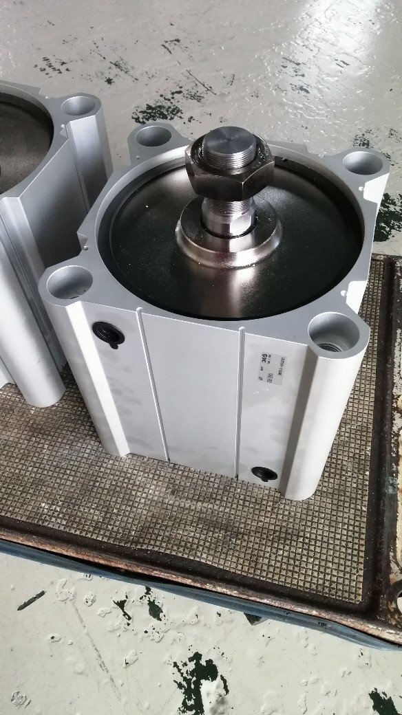 00720 SMC 大口径薄型シリンダ/複動・片ロッド CQ2B200-125DCMZ拍卖