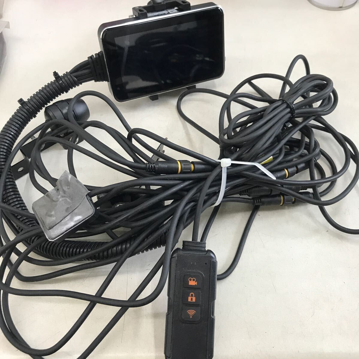 2-17170☆ドライブレコーダー 前後カメラ GPS内蔵 二輪用 通電確認済み 中古品 60サイズ拍卖