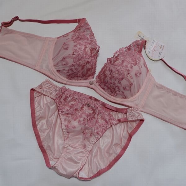 Elegante 脇高 D85LL ソフト L字ワイヤー ビジュー付 下厚モールドブラ&ショーツ ピンク 大きいサイズ拍卖