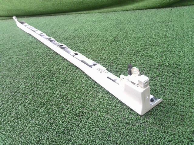 タント DBA-LA600S LA610 右サイドステップ カスタムX トップエディションSA2 KF-VE W24 白 ホワイト 75853-B2130-A0拍卖