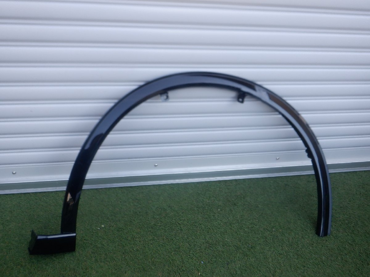 新車外し トヨタ純正 AZSH36W クラウンスポーツ クラウン スポーツ フロント 右側 フェンダーモール トリム ブラック 75601-30140 即納拍卖