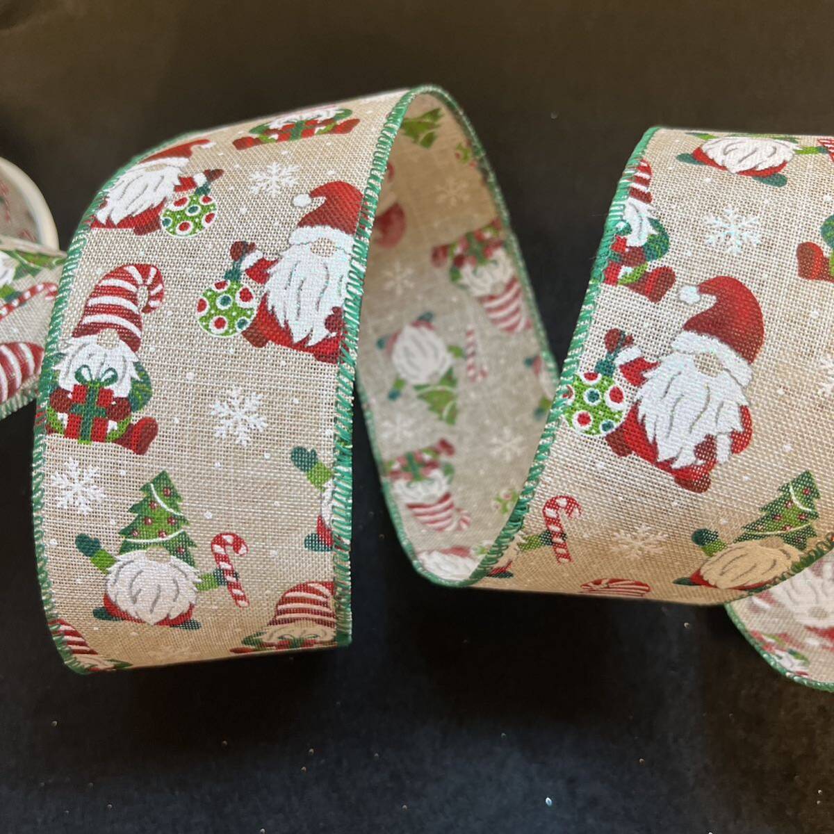 【新作】リボン切り売り 3m 約6.3cm幅 ノエル可愛いベージュリボン クリスマスリボン サンタ 雪の結晶 スノー拍卖