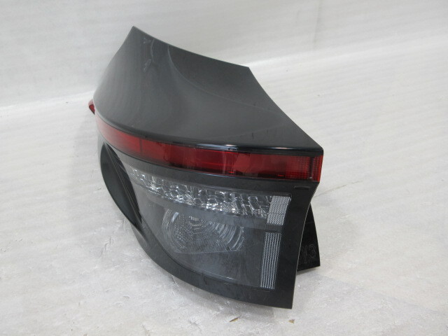 トヨタ ヤリス クロス MXPB10/MXPJ10 純正 左 テールランプ拍卖