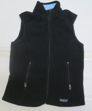 UVE40パタゴニアPATAGONIアメリカ古着フリースベストMアウトドアベストSYNCHILLAシンチラ黒LADYSオールド&レトロ拍卖