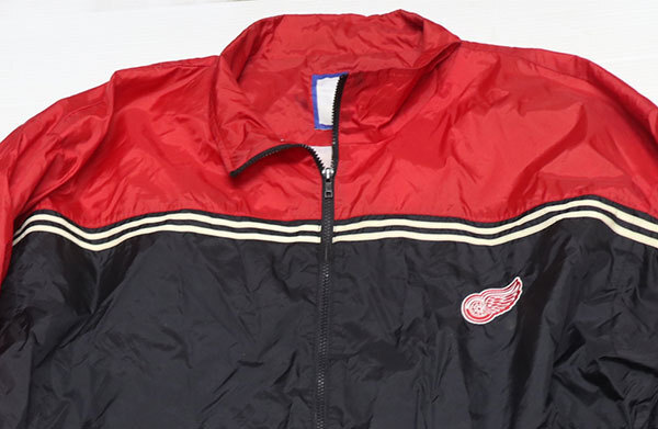 NJ5ロゴ7LOGO7アメリカ古着ナイロンジャケットNFLデトロイト・レッドウィングスXLビッグサイズRED WINGS赤系x黒アイスホッケー切り替え拍卖