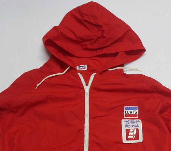 UN15リーバイスLEVIS古着アメリカ製ナイロンジャケット80'sビンテージLビッグサイズ赤系パーカー旧ロゴ/アウトドアジャケットTALONタロン拍卖