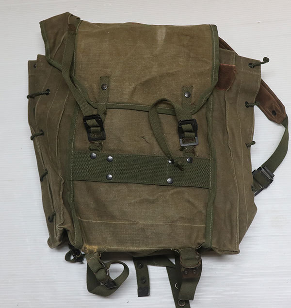 BA19ヨーロッパ系軍実物ARMYアメリカ古着ミリタリーバッグ2WAY手持ちキャンバスバッグ緑系バックパック70’Sビンテージ/リックサック拍卖