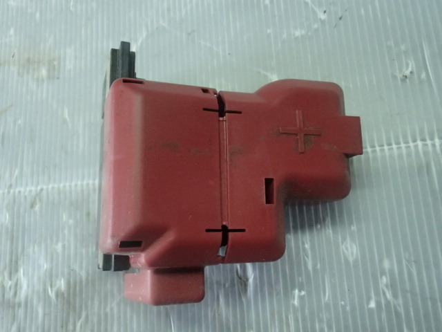 【2621】令和1年 ノート E12 HR12DE VT 2WD バッテリー プラス端子 棚G13拍卖