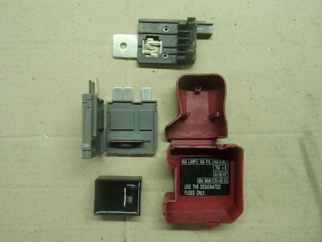 【2626】平成20年式 アルト HA24S K6A バッテリーフューズ 6739-72J10 36739-58J00 32810-58J00 36694-58J00 棚S3-1拍卖