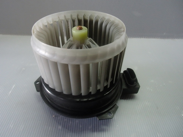 【2627】平成17年式 ekワゴン H81W 3G83 ヒーターモーター 272700-024 棚T-1拍卖