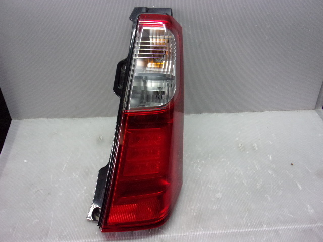 【2645】平成26年式 ワゴンR MH34S シルバー Z2S 右テールランプ 35650-72M00 棚B1-4拍卖