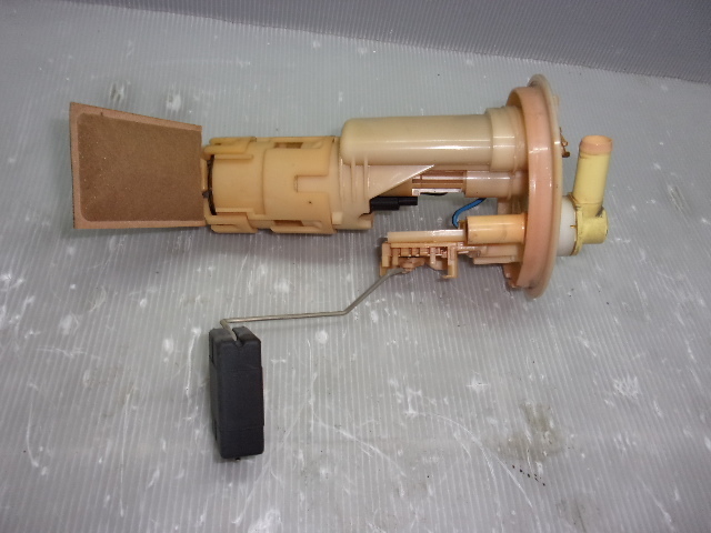 【2646】平成18年式 ムーブ L185S KFVE 4WD フューエルポンプ 燃料ポンプ 23210-B2020 101961-8351 棚S1-1拍卖