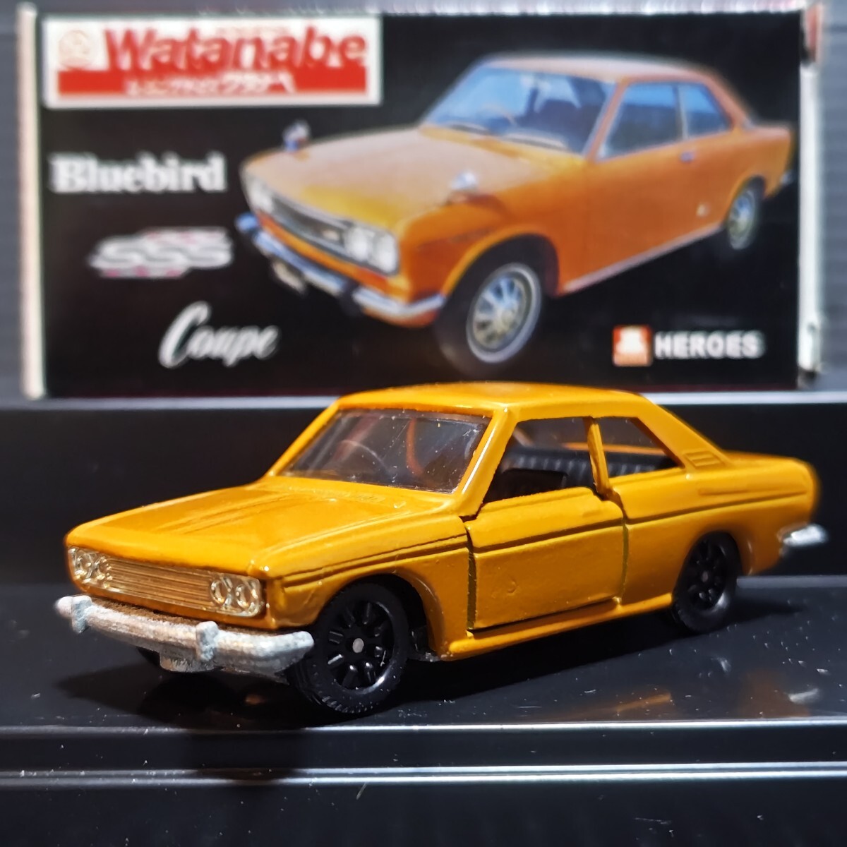 トミカ ブルーバードSSSクーペ ノスタルジックヒーローズのレトロトミカシリーズ レーシングサービス ワタナベ 長期暗室保管品拍卖