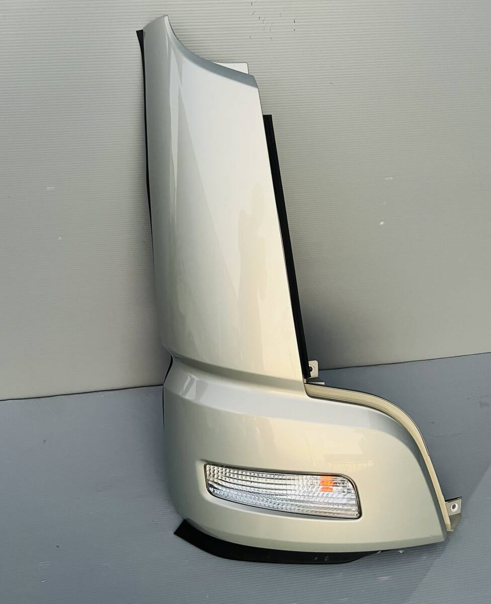 19012m 三菱ふそう スーパーグレート QKG-FP54VDR コーナーパネル 右 右側 運転席側 2拍卖