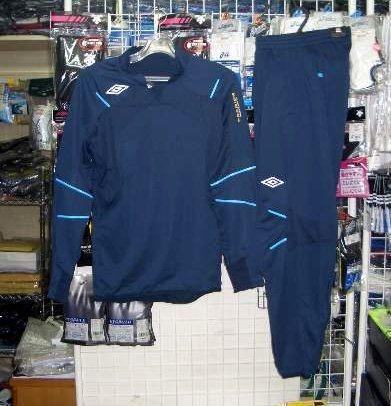 かっこいい アンブロ PPTソニックマスターミッドトップ上下紺Mサイズ umbro 新品 レトロ /拍卖