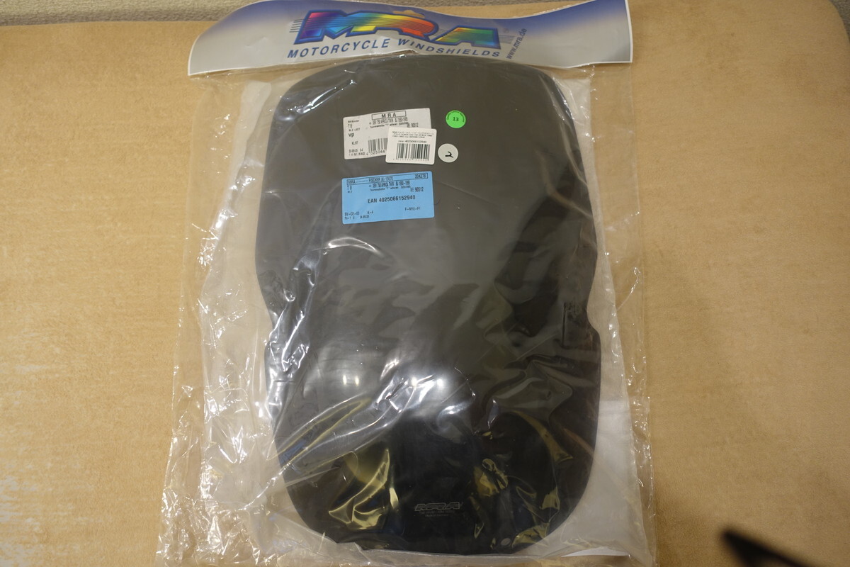 MRA HONDA XRV 750 Africa Twin (93-95) ツーリングスクリーン ブラック 純正長+100mm 定価17,600円 4025066152940 2拍卖