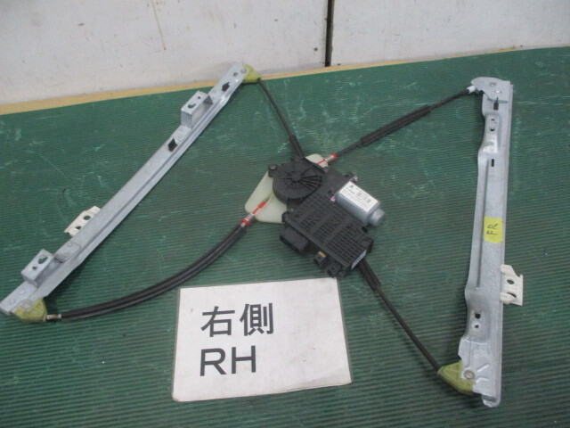 シトロエン C4 ピカソ ABA-B585F02P フロント右ドアパワーウィンドウレギュレーターモーター 9674032480拍卖