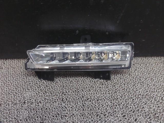 ☆ ルノー メガーヌ ZF4R 左フォグランプ デイライト 266052153R拍卖