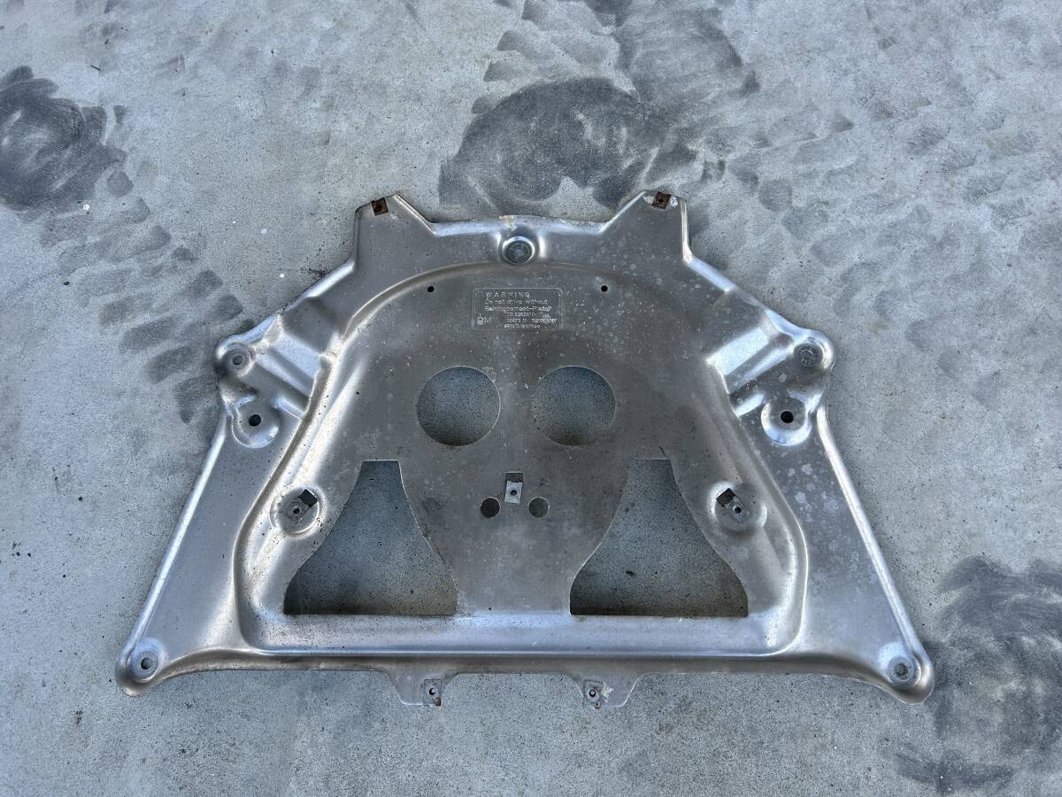 E63 EH50 M6 クーペ エンジンアンダーカバー拍卖