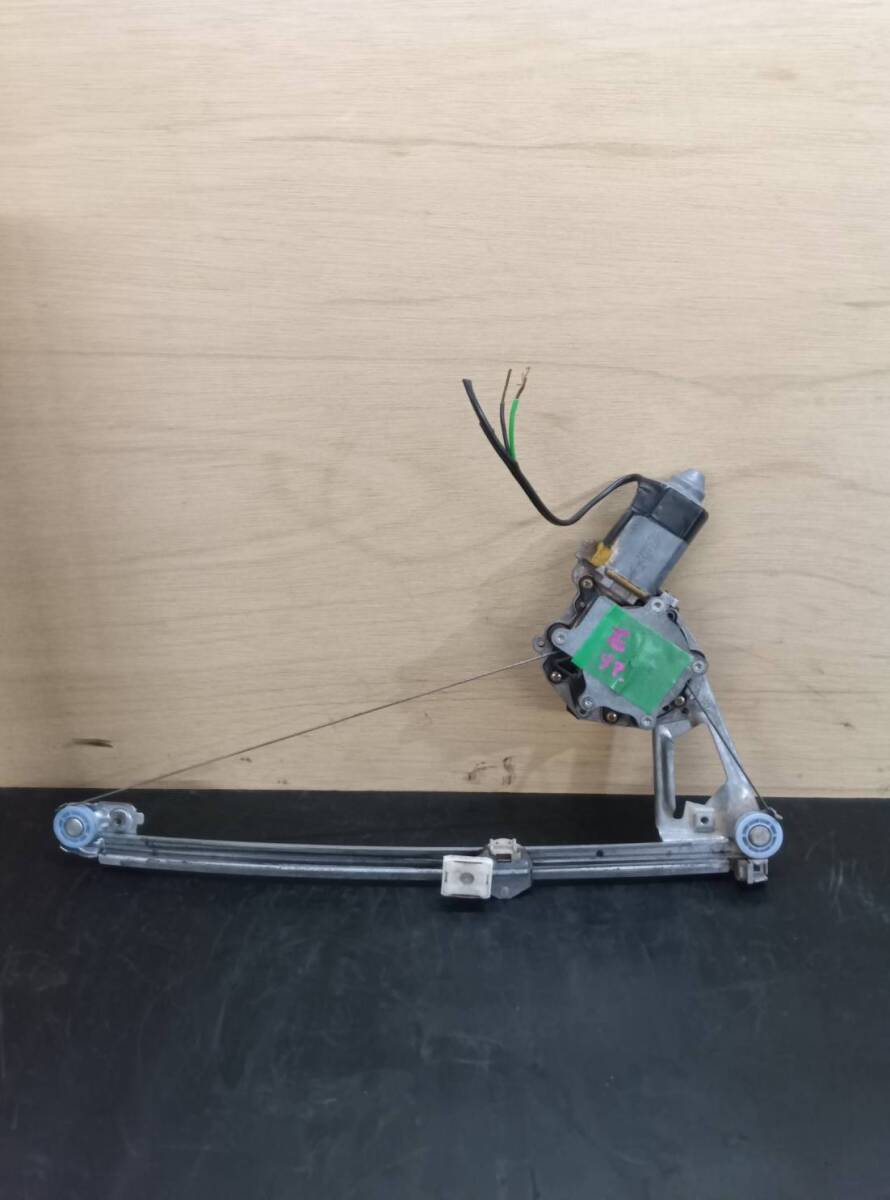 Y3557-12-10-120 ベンツ W124092 ステーションワゴン 右リア ウィンド レギュレーター モーター 作動確認済 【当日発送】拍卖