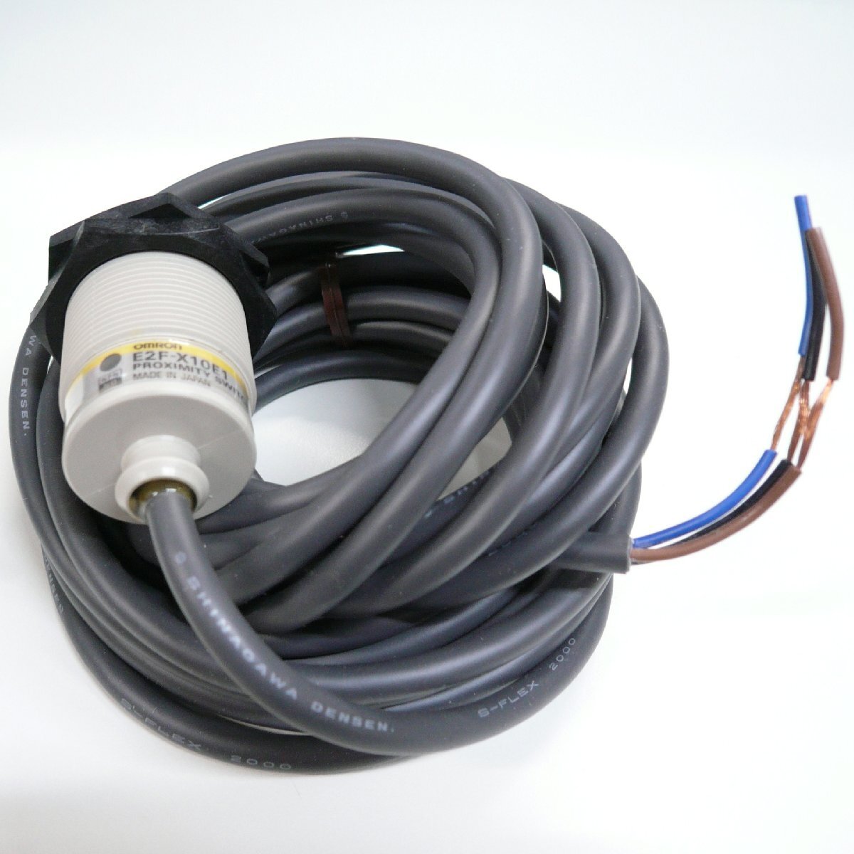 【新品・未使用】オムロン OMRON E2F-X10E1 樹脂ケースタイプ近接センサ 5m A-002拍卖
