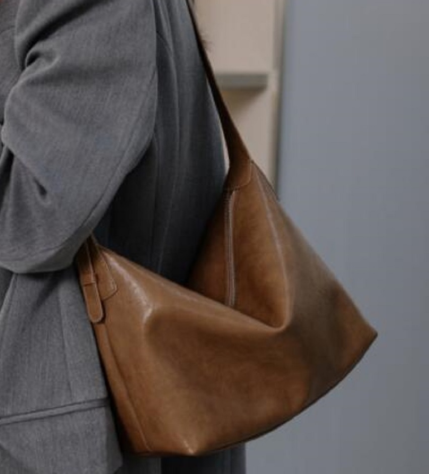 上品 本牛革 2way ショルダーバッグ 本革 上品 斜めがけ レディース 通勤バッグ 通勤通学 レザー カーキ拍卖