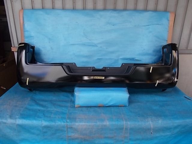 NV350 キャラバン 標準ボディ E26 リアバンパー №ZHS40943拍卖