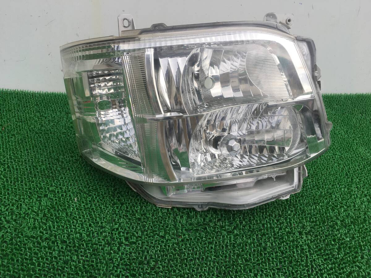 ハイエース LDF-KDH206V 右 ヘッド ランプ ライト HID 200拍卖