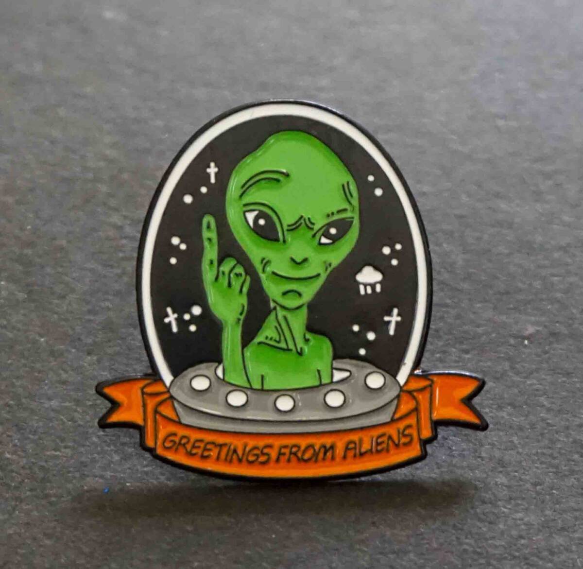 《USナルシスト緑宇宙人》■ 自信家 FROM ALIENS ピンバッジ バッチ■ ◆ ◇サバゲー・コスプレ・ミリタリー◎激シブ拍卖