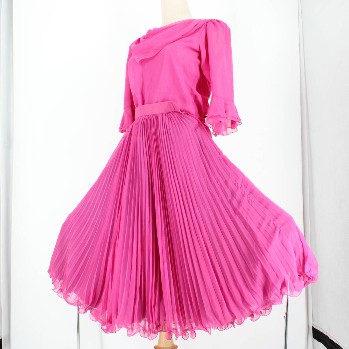 『送料無料』【美品 日本製社交ダンス衣装】上下セット スカート トップス セキネ sekine 7号 Sサイズ 紫 パープル マゼンダ プリーツ拍卖