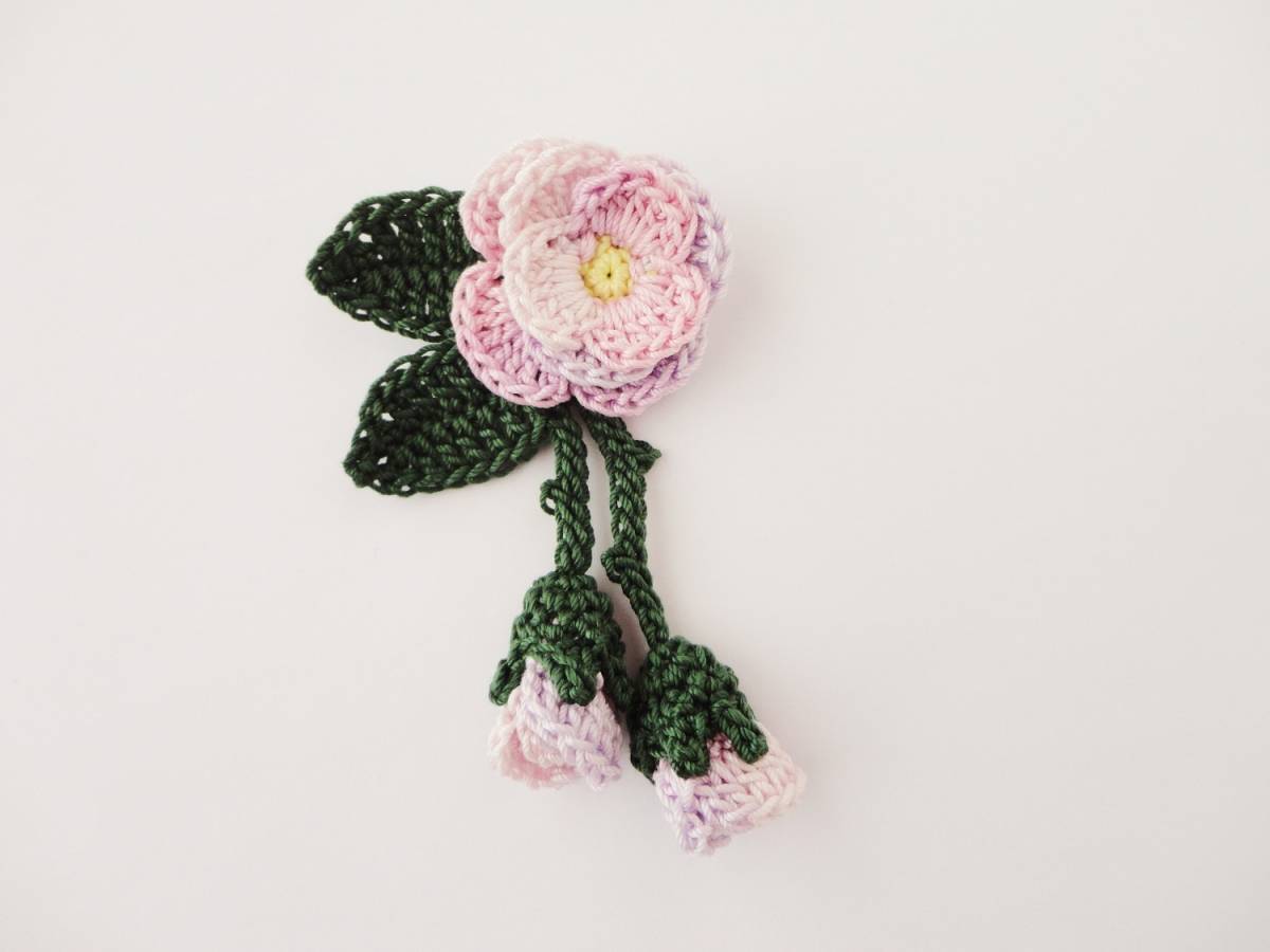 ツボミが揺れる♪バラのブローチ*コサージュ*レース編み*ハンドメイド*523拍卖