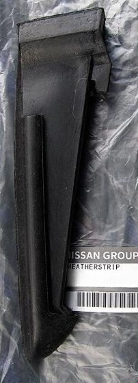 新品 純正品 NISSAN 日産 フロントドア コーナーラバー フェアレディ Z31拍卖