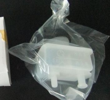 新品 純正品 MAZDA マツダ クラッチフルードタンク クラッチリザーブタンク ロードスター NA系 NB系拍卖