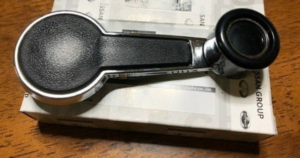 新品 純正品 NISSAN 日産 ウィンドウ レギュレーターハンドル 2個セット フェアレディZ S30Z拍卖