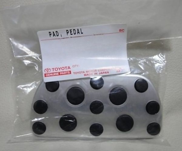 新品 純正品 TOYOTA トヨタ ブレーキペダル アクア NHP10 ヴィッツ モデル NCP131拍卖